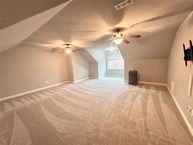 Foto del edificio - 33 Leona Dr