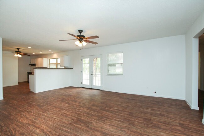 Building Photo - 5102 Knotty Oaks Trl