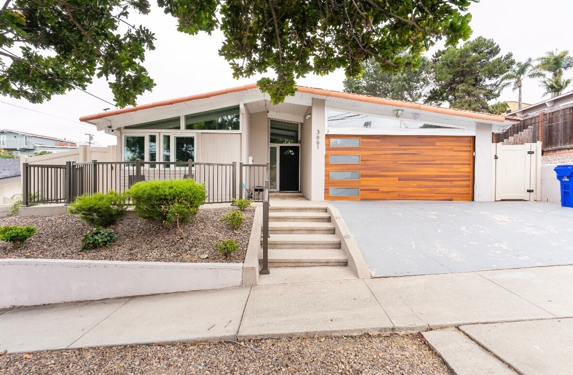 Foto principal - 3661 Leland St