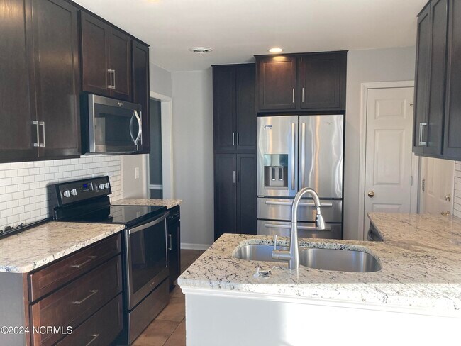 Foto del edificio - 2310 Wildberry Ct