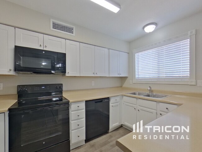 Foto del edificio - 3224 E Carol Ave