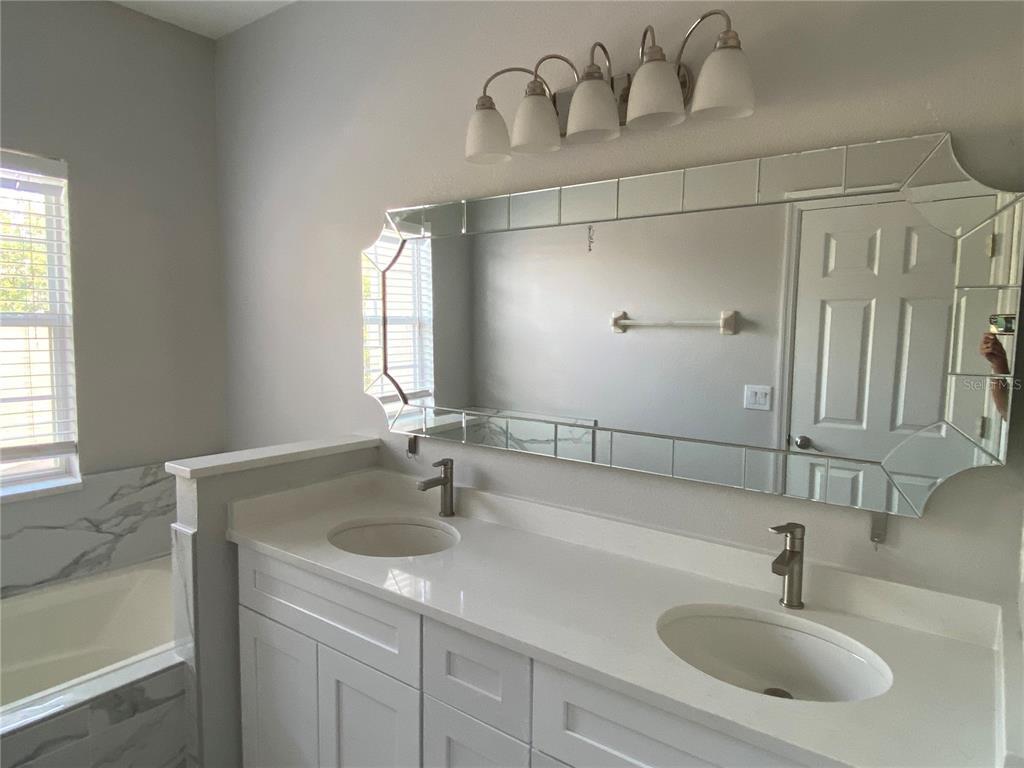 Foto principal - 8707 Silk Bay Pl