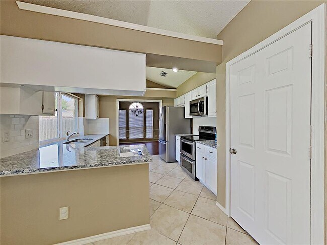 Foto del edificio - 6901 Wickliff Trail