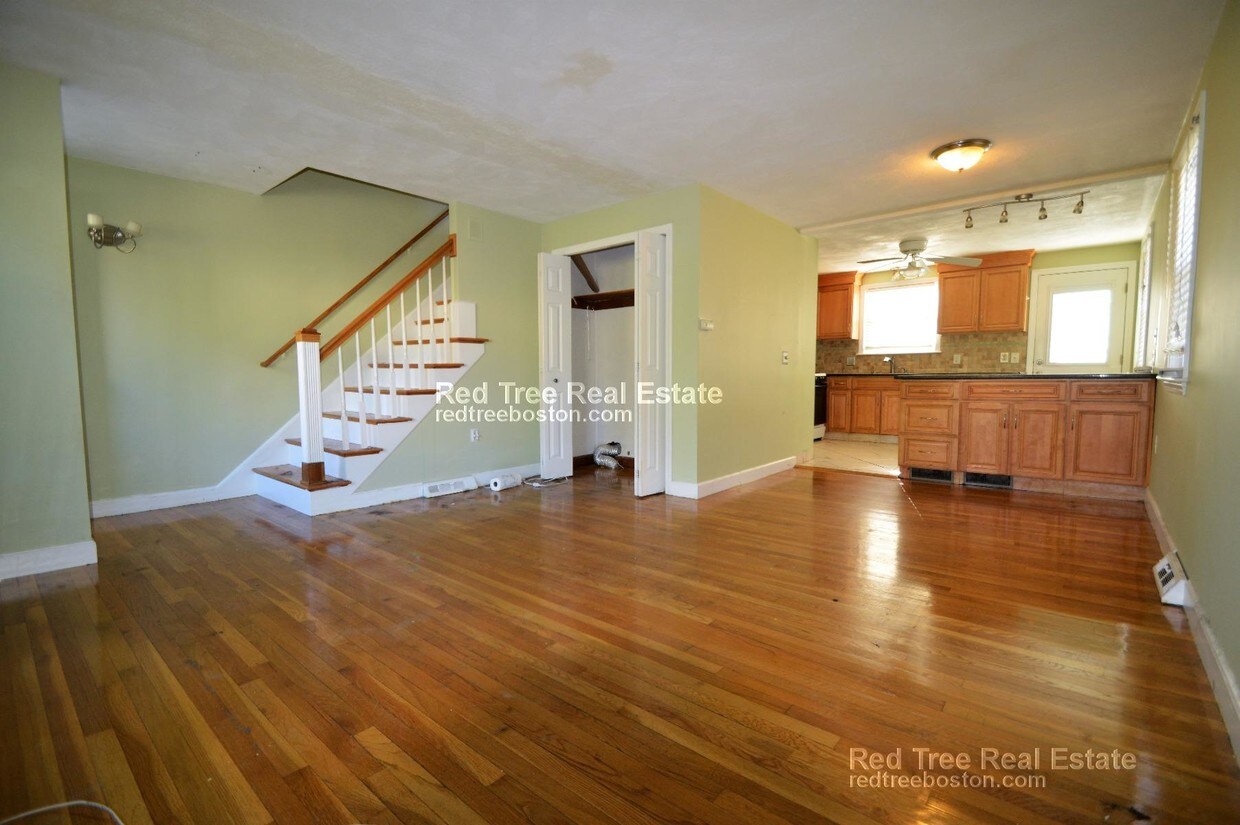 31 Moreland Ave, Dedham, MA 02026 Townhome Rentals in Dedham MA