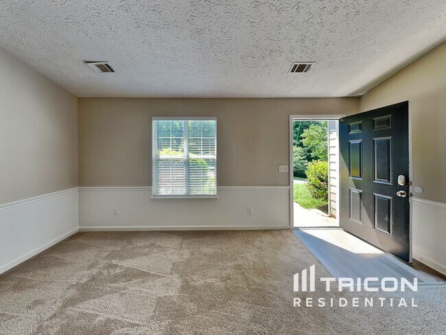 Building Photo - 38 Ann Cir