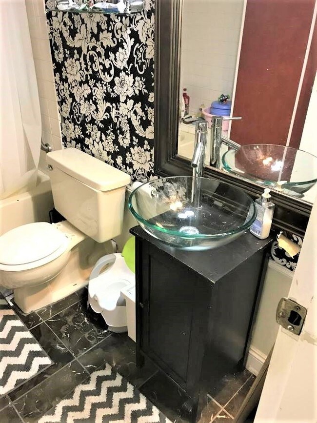 1026 Harmon Cove Tower, Secaucus, NJ 07094 House for Rent in Secaucus