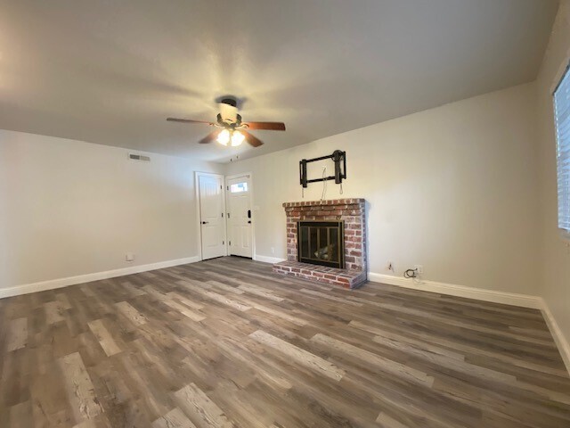 Building Photo - Beautiful and newly remodeled home in Rose...