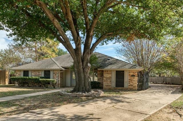 Building Photo - 922 Kingston Dr