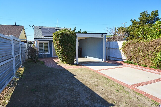 Building Photo - 6031 Fulcher Ave