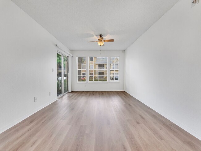 Foto del edificio - 1081 S Hiawassee Rd