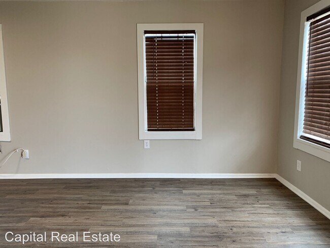 Building Photo - 3 br, 1 bath House - 3104 SE 21st