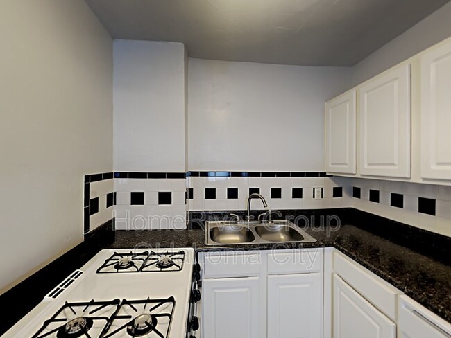 Foto del edificio - 511 NW 22nd St