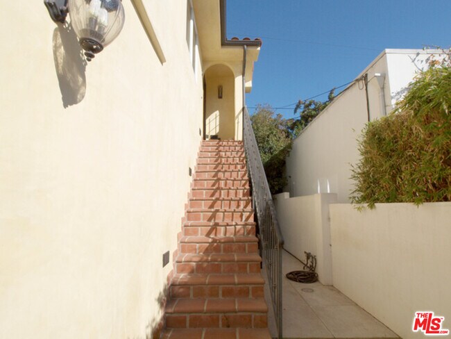 Foto del edificio - 1644 Hi Point St