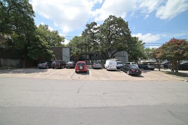 Foto del edificio - 803 W 28th St