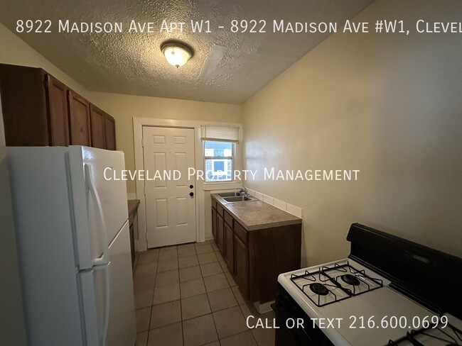 Building Photo - Westside 3-Bedroom Apartment *$450 securit...