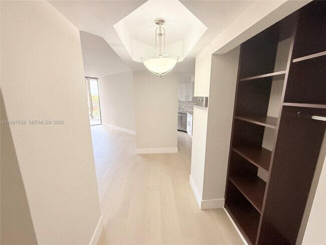 Foto del edificio - 3610 Yacht Club Dr