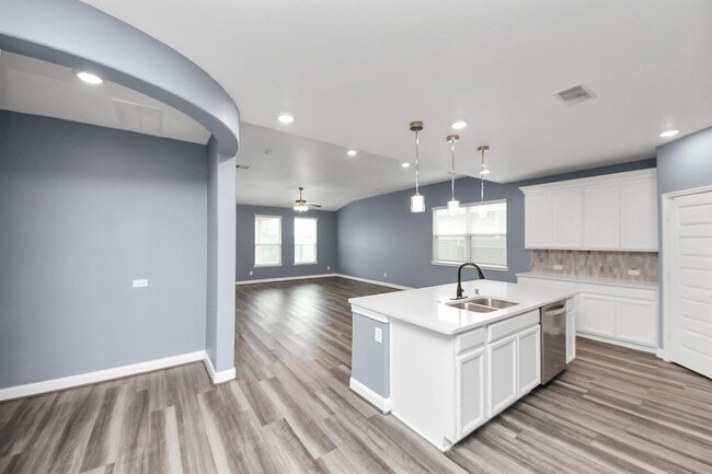 Building Photo - 931 Barstow Dr