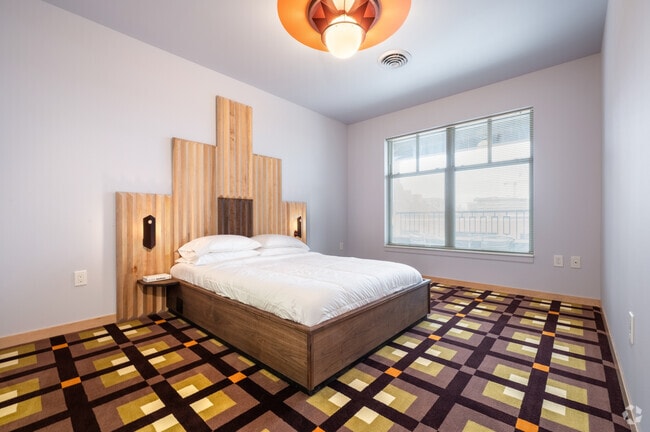 1BR, 1BA - 763SF - The Medallion: Fully Furnished Utilities Incl