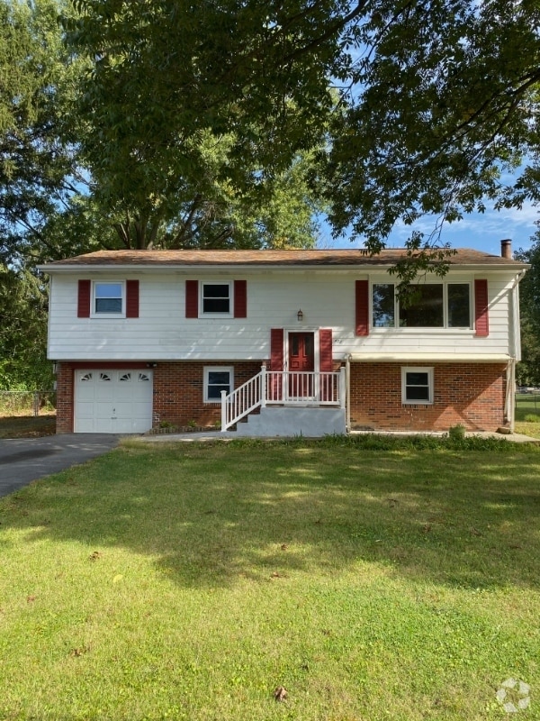 Building Photo - 438 Linden St