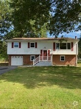 Building Photo - 438 Linden St