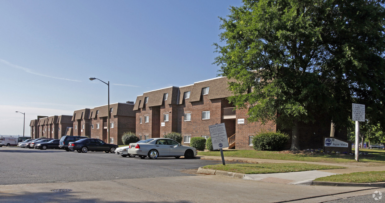 Building Photo - Aqua Vista Apartments