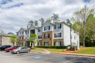 Building Photo - 10104 Fairington Ridge Cir