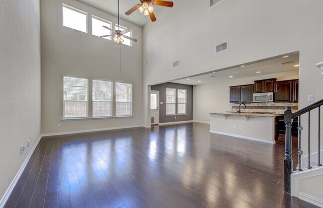 Building Photo - Beautiful Home on Quiet Cul-de-Sac – Just ...