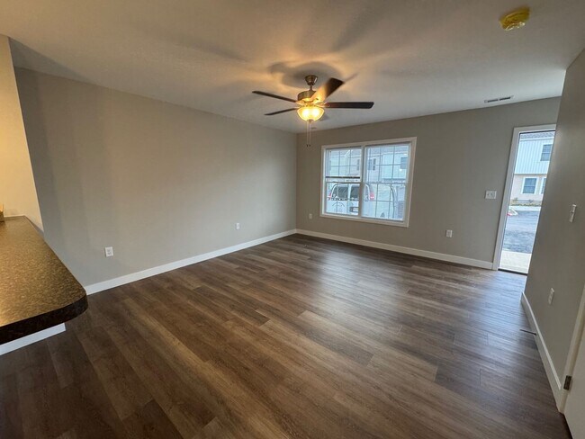 Foto del edificio - 1601 Woodrow Cir