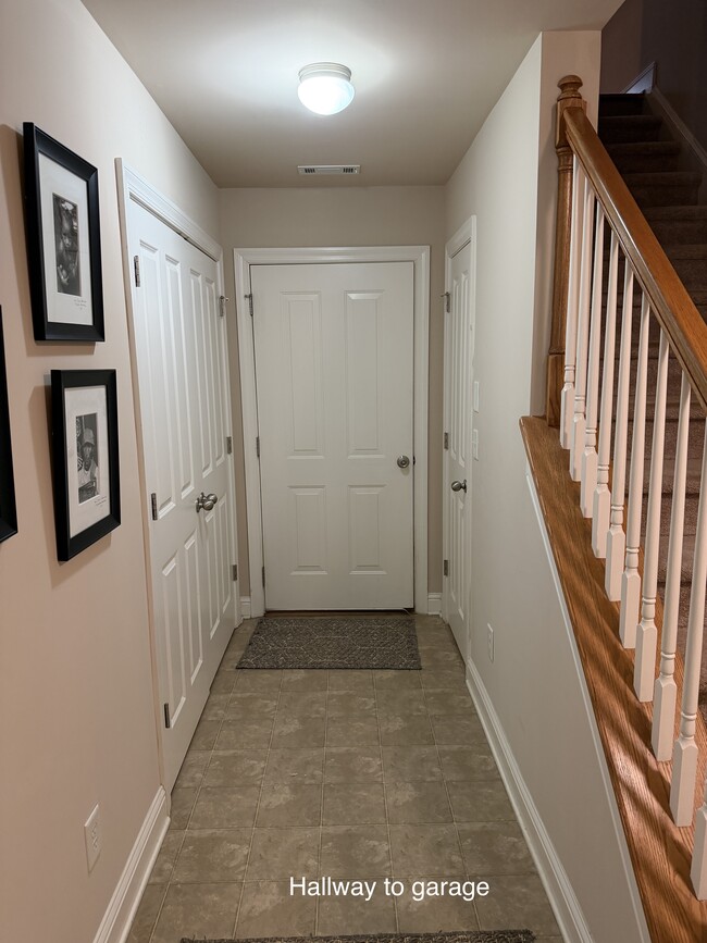 Building Photo - 4867 Carre Way