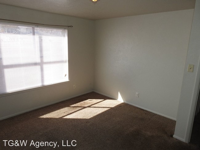 Building Photo - 540 Ortiz Dr SE