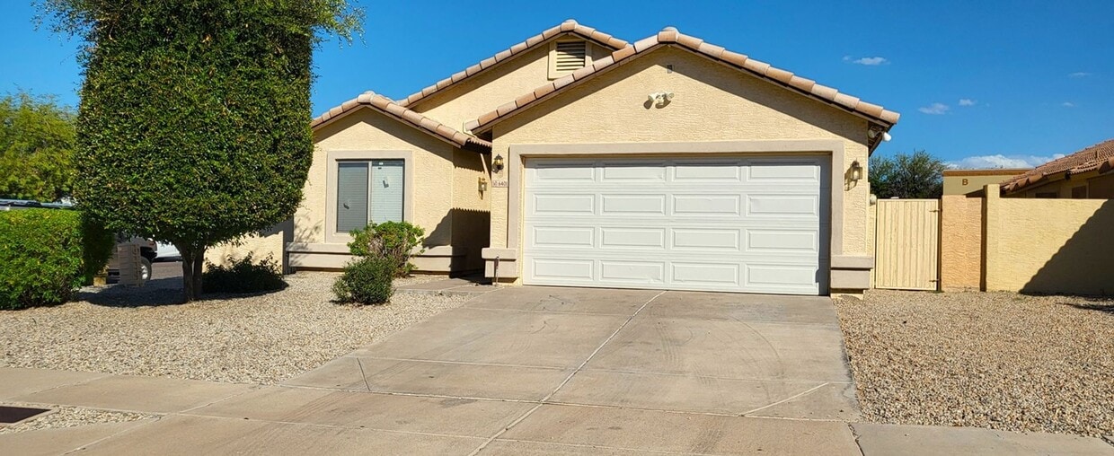 Lovely Corner Lot Home In South Phoenix!!! - Lovely Corner Lot Home In South Phoenix!!!