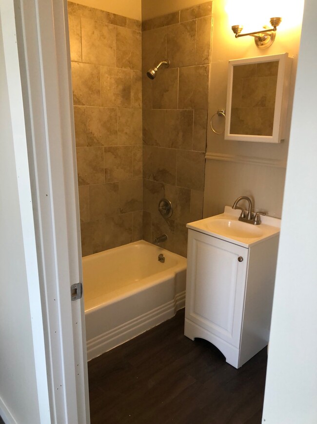 Building Photo - 518 Baker Street, Unit 2