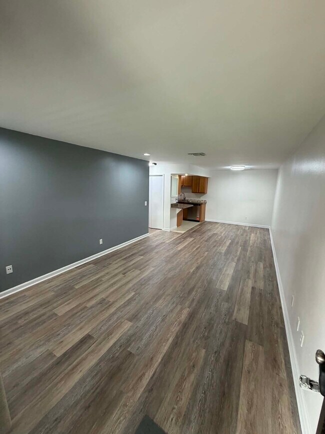 Foto del edificio - 3094 Plaza Terrace Dr