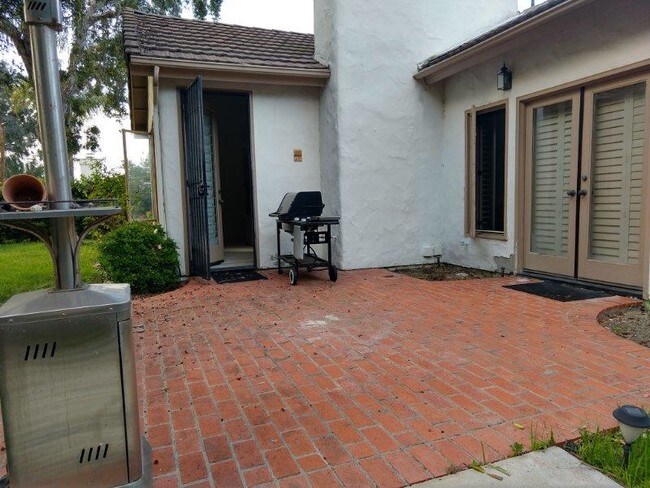 Foto del edificio - 14210 Fox Run Row