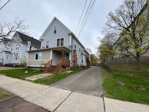 Building Photo - 45 Cameron St