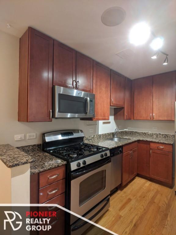 Building Photo - 1 bedroom in CHICAGO IL 60614