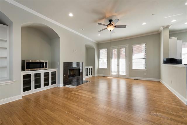 Foto del edificio - 4432 Bowser Ave