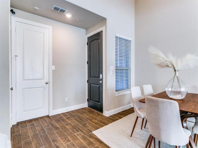 Foto del edificio - 3613 Harebell Dr
