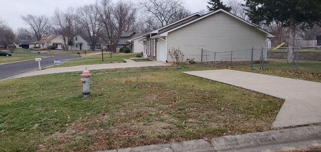 Foto del edificio - 3 bd, 2 ba E Columbia, Sunrise Estates, ne...