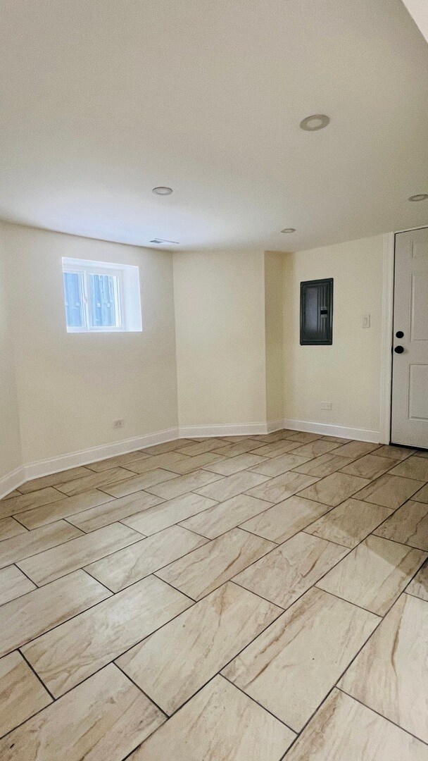Foto del edificio - 4107 W Addison St