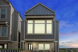 Building Photo - 702 N Shepherd Dr