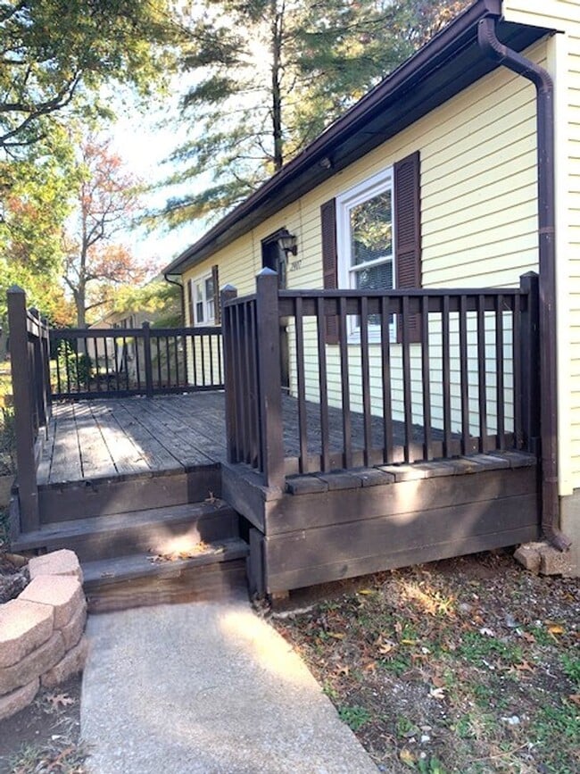 Building Photo - Cape Cod on Clay Mills Road!   251104