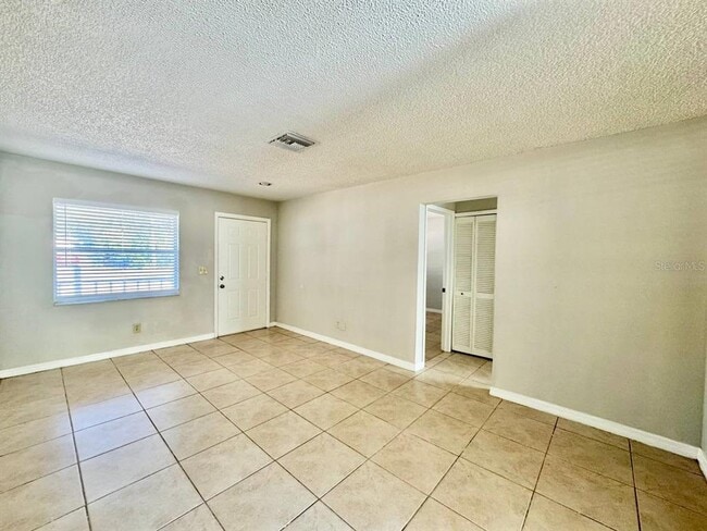 Foto del edificio - 627 Wildwood Way