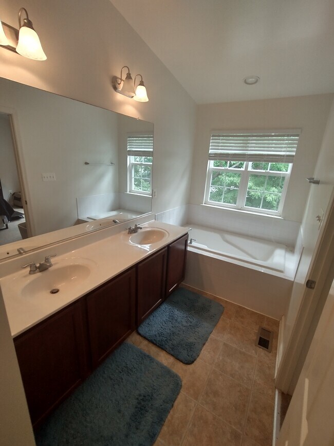 Building Photo - 22420 Dark Star Way