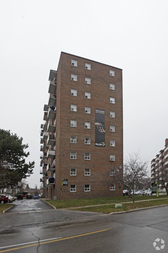 Draydon Manor Apartments 95 Paisley Blvd Mississauga, ON