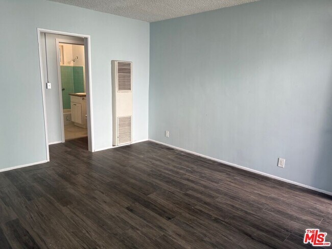 Foto del edificio - 2023 Reservoir St