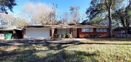 Building Photo - 3202 Hollister St