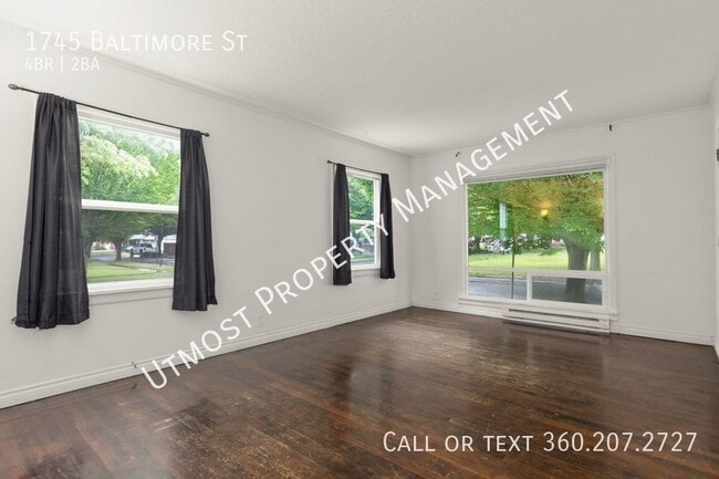 Building Photo - 4BD old world charm meets new world fashio...