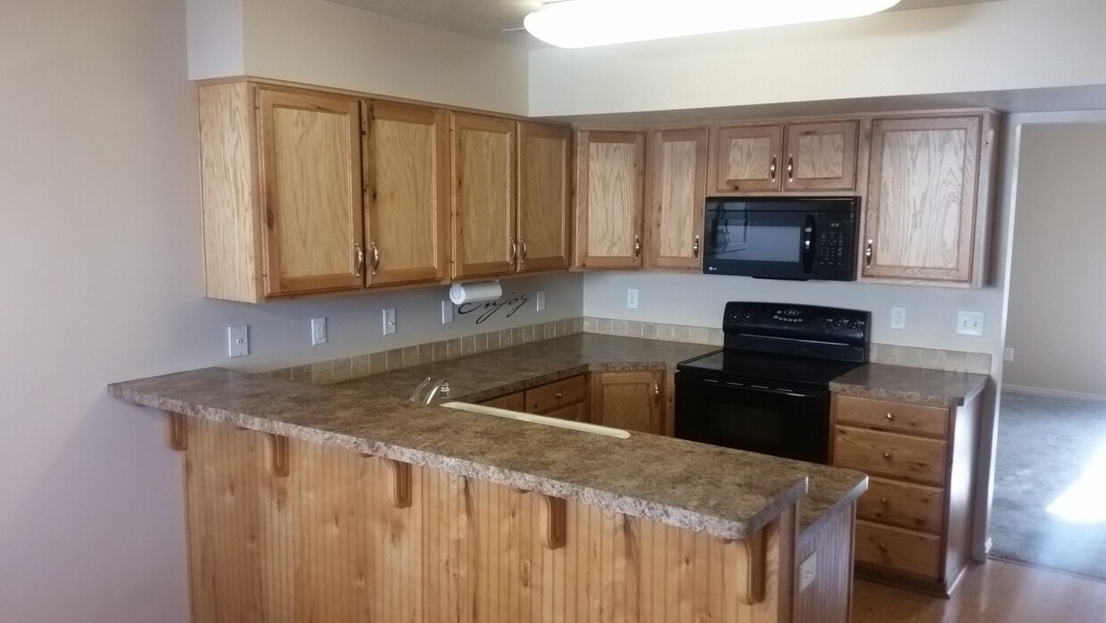 Primary Photo - Beautiful town home in South Ogden for rent