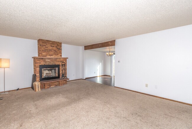 Sala de estar - 4482 North Grant Avenue